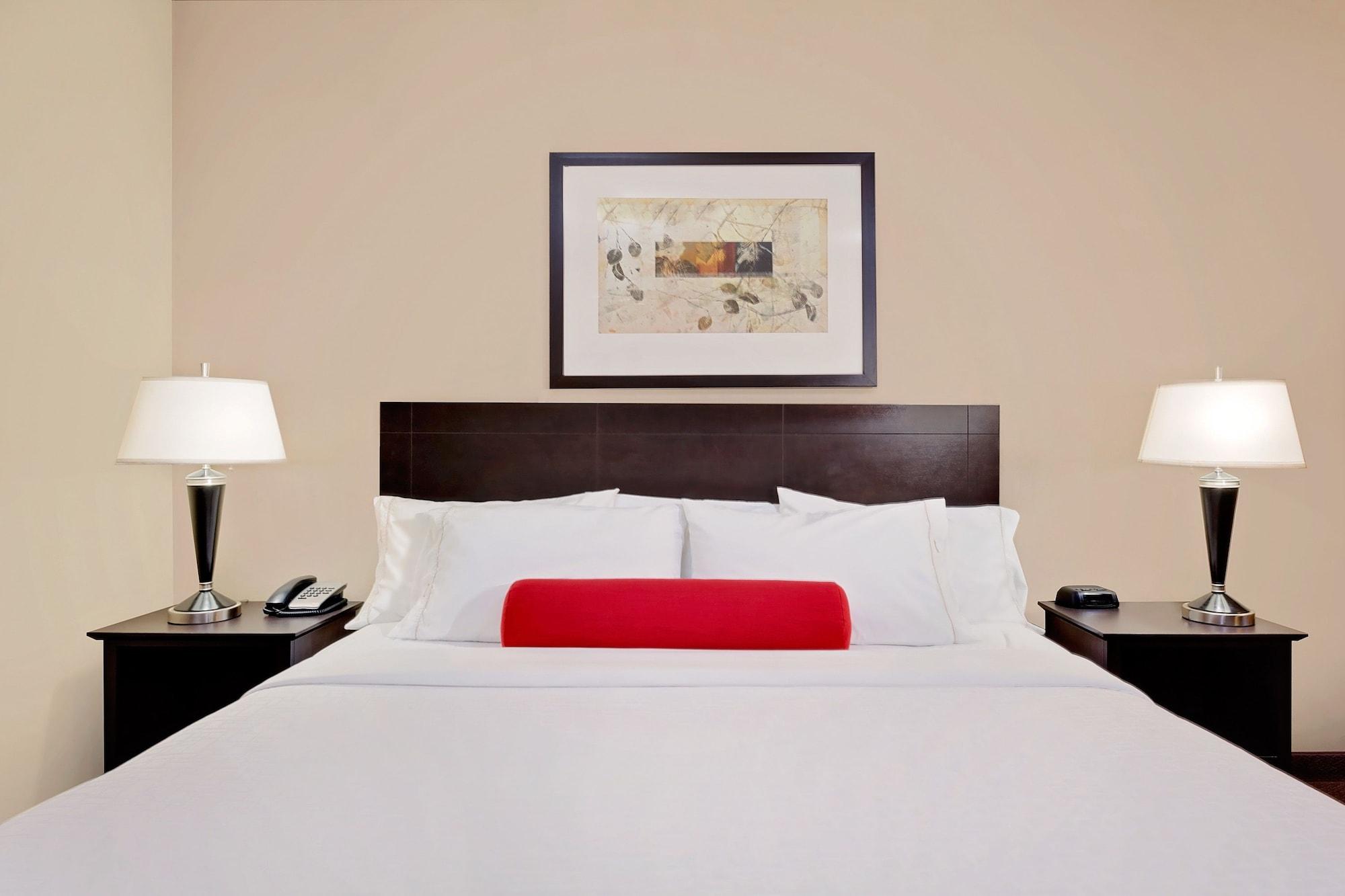 Hotel Ramada By Wyndham Stettler Exterior foto
