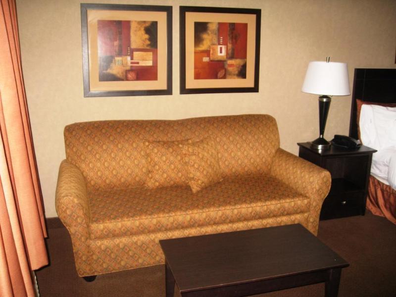 Hotel Ramada By Wyndham Stettler Exterior foto